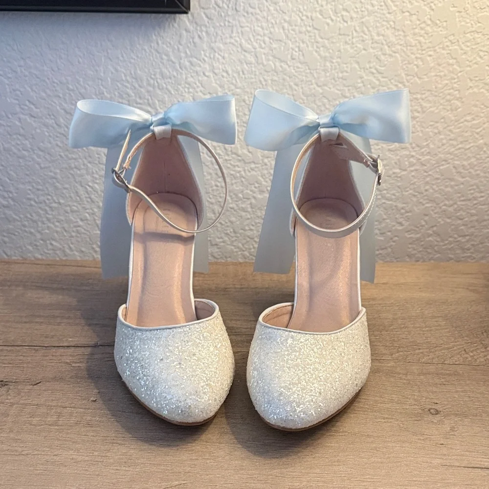 Elegant White Glitter Heels with Bow - Picture 5 of 6